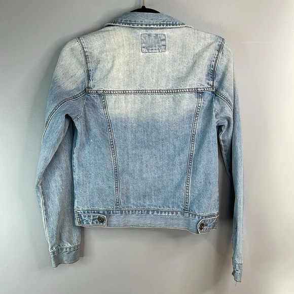 FOREVER 21 Blue Light Wash Denim Jean Jacket Cotton Trucker Cropped Western S - Picture 7 of 11